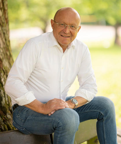 Prof. Dr. Michael A. Popp Stifter und Stiftungsvorstand Prof. Dr. Michael A. Popp Stifter und Stiftungsvorstand